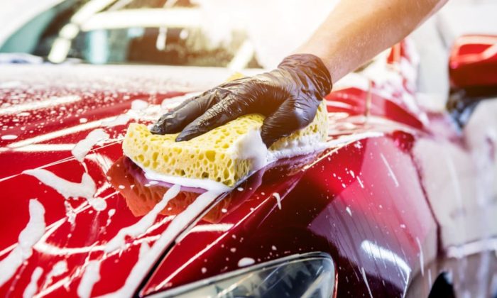 Kesalahan Saat Cuci Mobil yang Sering Dilakukan Tanpa Disadari