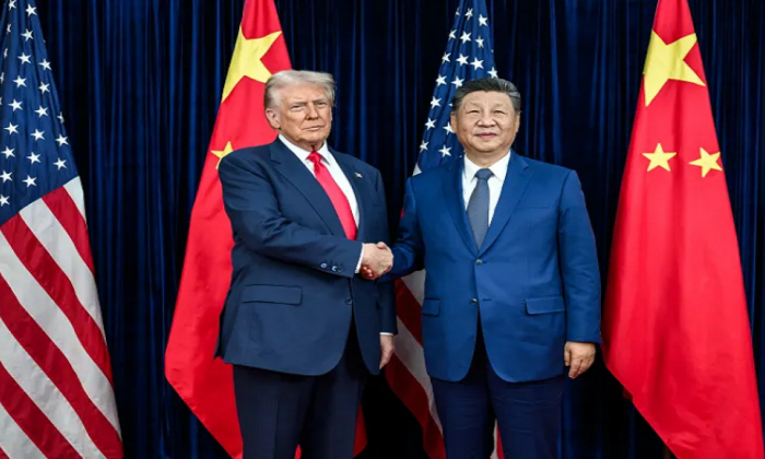 Presiden Trump Bertolak ke China untuk Bertemu Xi Jinping