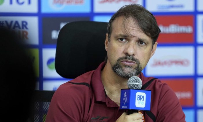 Pernyataan Berkelas Pelatih Persija Usai Persib Bandung Juara Super League 2025/2026