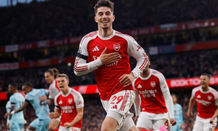 Juara Setelah 22 Tahun, Coach Justin Tetap Kritik Cara Main Arsenal: Cuma Ngandelin Set Piece