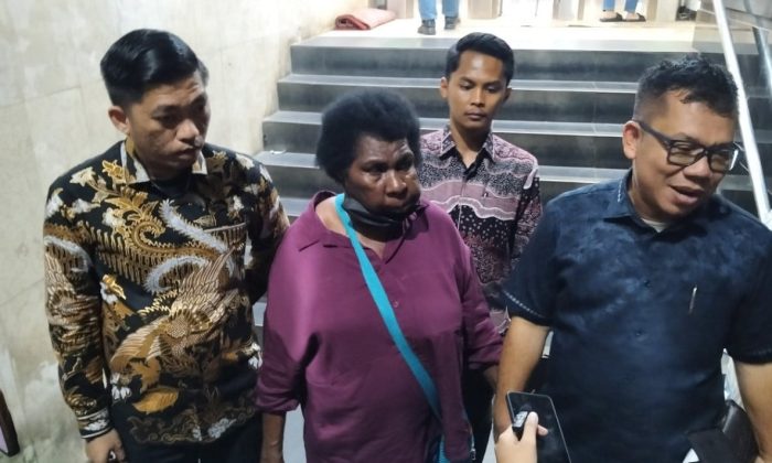 Bantah Isu Diintimidasi TNI, Mama Sinta Tegaskan ke Jakarta Pakai Biaya Sendiri