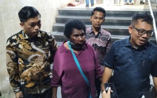 Geger! Mama Sinta Bawa Film Pesta Babi ke Polda Metro, Ketua LBH Merauke Dilaporkan