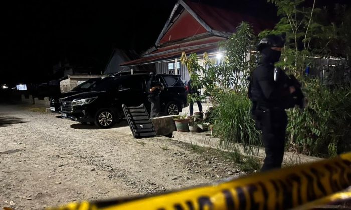 Densus 88 menangkap delapan terduga teroris