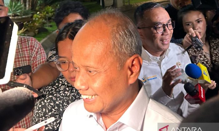 Pindad siap membuat mobil transparan untuk Presiden Prabowo