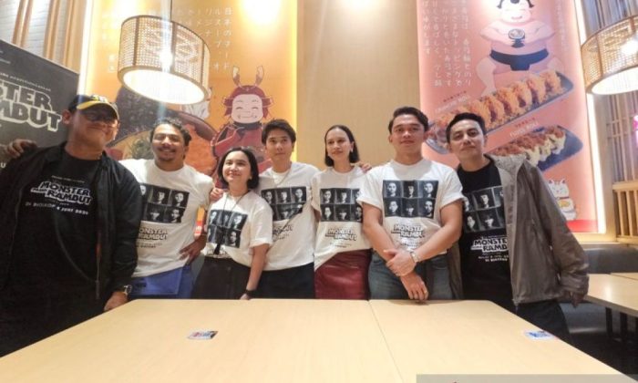 Pemeran Film Monster Pabrik Rambut sapa penggemar di Yogyakarta