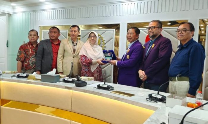 PB PDHI dan AFKHI sampaikan urgensi RUU Kedokteran Hewan kepada Fraksi PKS dan Fraksi PDIP DPR RI