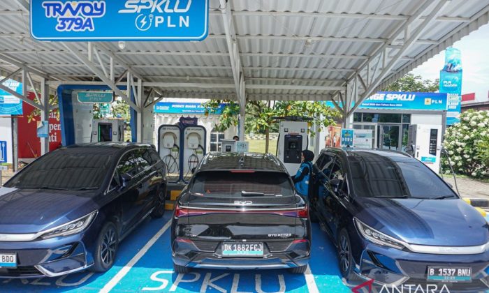 Menkeu Purbaya siapkan insentif mobil listrik