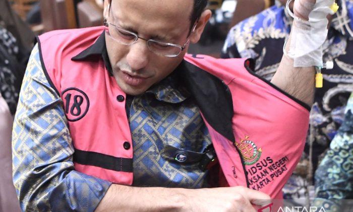 Nadiem Makarim minta pengalihan status tahanan usai operasi