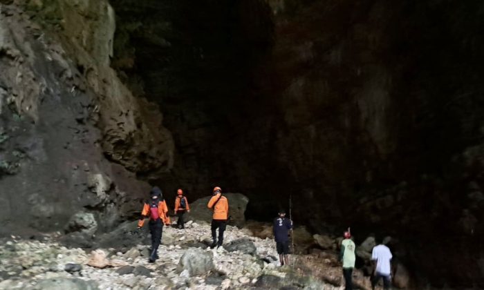 Tim SAR gabungan mencari lansia hilang di Hutan Selorejo Gunungkidul