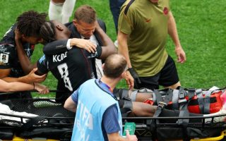 Pemain Qatar Protes Kartu Merah usai Bikin Ismael Kone Patah Kaki, Pelatih Kanada Murka