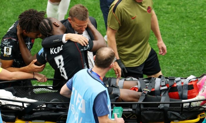 Pemain Qatar Protes Kartu Merah usai Bikin Ismael Kone Patah Kaki, Pelatih Kanada Murka