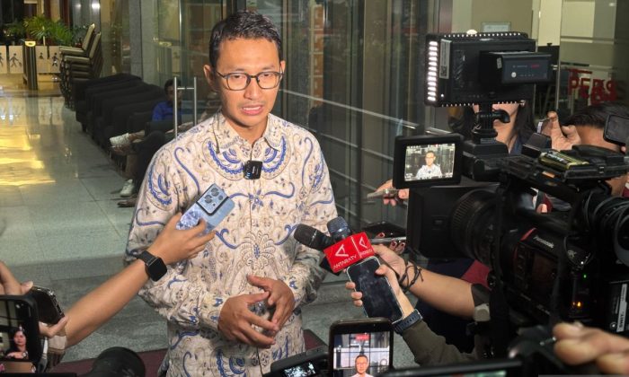KPK sita barang bukti elektronik dan satu mobil dari OTT di Kuansing