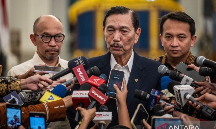 Luhut sebut skema bansos baru tak kurangi program perlindungan sosial