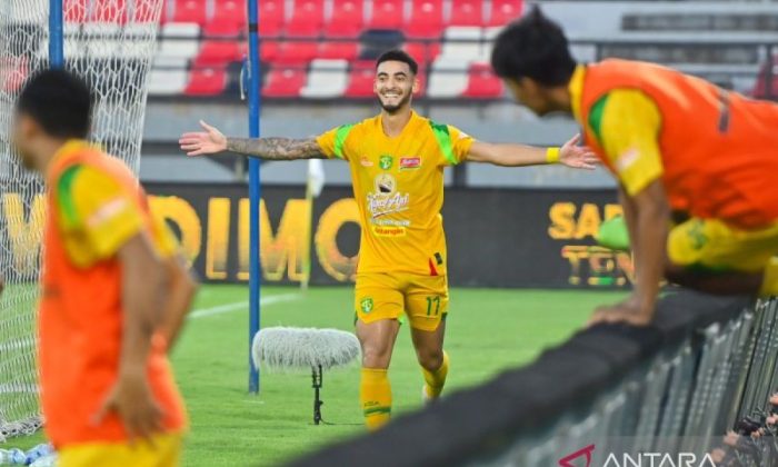 Persebaya perpanjang kontrak Jefferson Silva