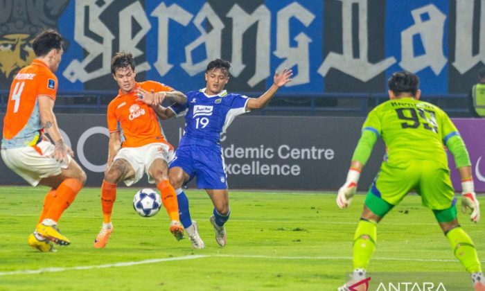 Persib Bandung lepas Alfeandra Dewangga ke Arema FC