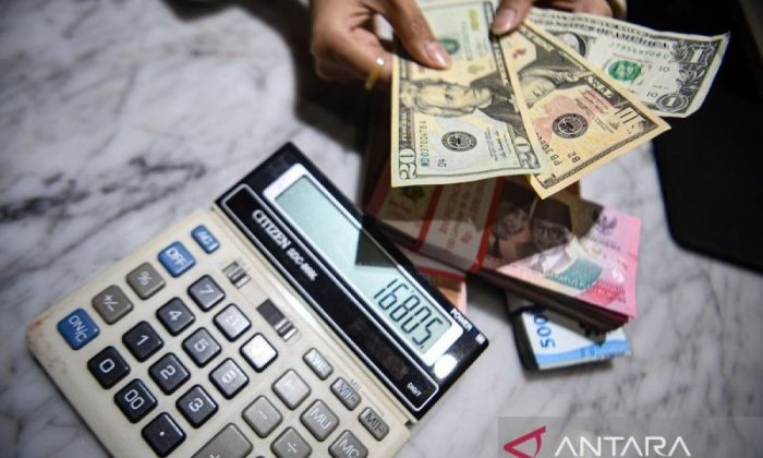 Ekonom: BI-Rate naik lagi tunjukkan ada risiko tekanan pada rupiah