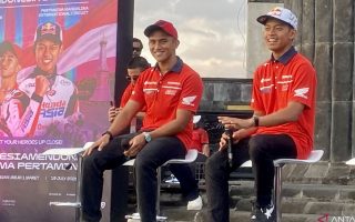 Veda Ega-Mario Suryo berbagi pengalaman unik saat tinggal di Eropa