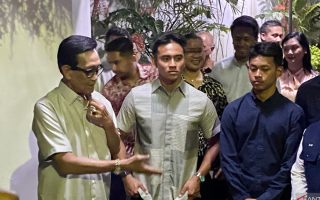 Veda Ega dan Mario sowan Sri Sultan HB X di Keraton Yogyakarta