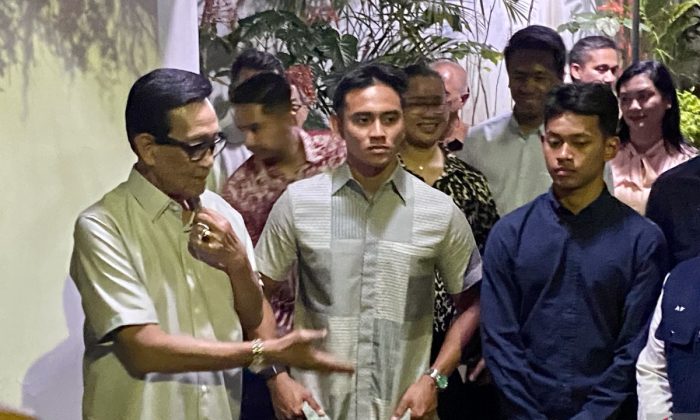Veda Ega dan Mario sowan Sri Sultan HB X di Keraton Yogyakarta