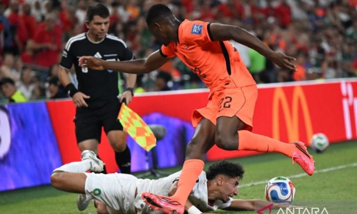 Real Madrid umumkan kedatangan bek kanan Denzel Dumfries
