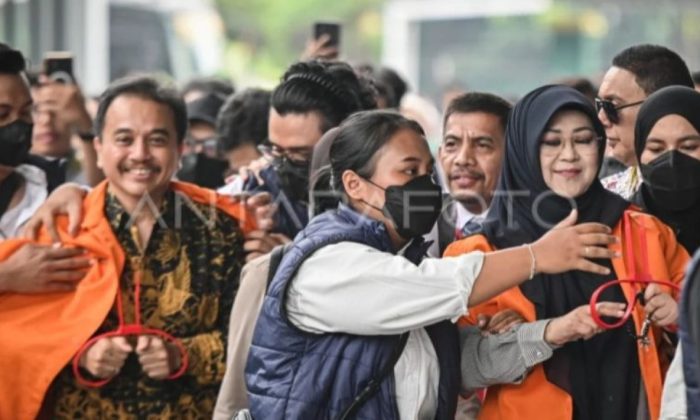 Roy Suryo dan Dokter Tifa Pecah Kongsi? Rismon Sianipar Cerita di Balik Terdakwa Kasus Ijazah Palsu Jokowi