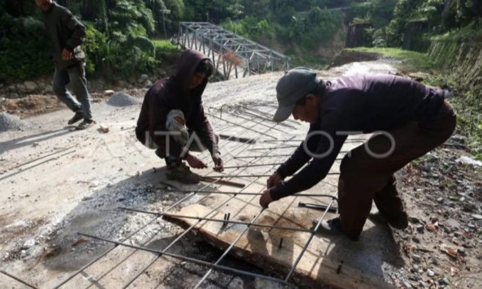 Respons Kementerian PU soal Warga Aceh Patungan Perbaiki Jembatan dan Jalan