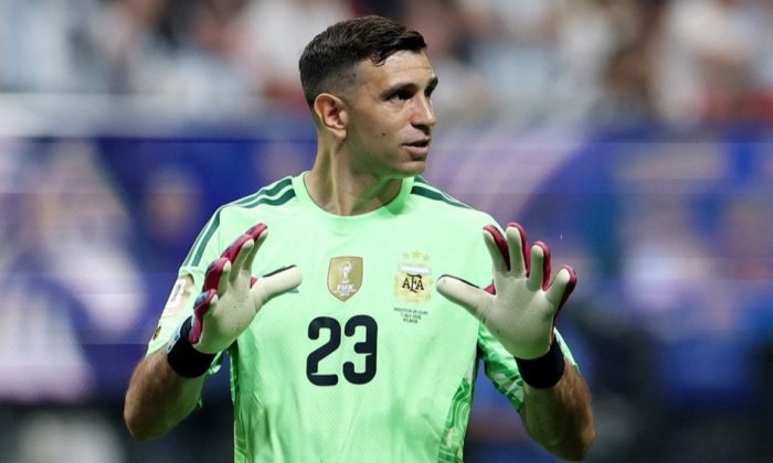 Update Bursa Transfer Juventus: Kabar Baik dari Emiliano Martinez dan Randal Kolo Muani