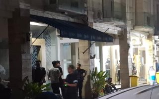 Polisi Potong Rantai Ruko Saat Geledah Lokasi ke-13 Terkait 3 Kasus Korupsi, Dokumen dan Komputer Disita