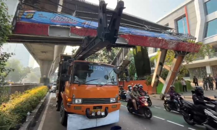Simak! Ini Rekayasa Rute Koridor 13 Transjakarta Imbas JPO Tendean Ditabrak Truk