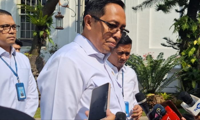 Ramai Mal Pasang Pagar Tinggi, Hasan Nasbi: Doakan Bangsa Kita Aman