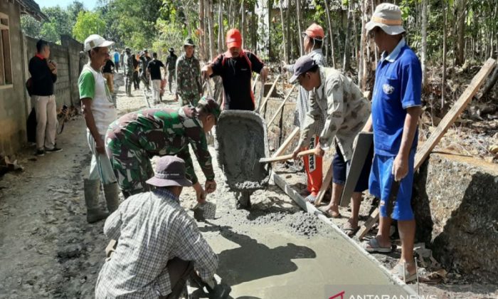 Pemkab Gunungkidul: TMMD membangun jalan cor 575 meter di Ponjong