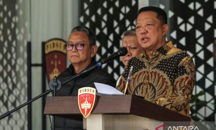 Plt Jampidsus sebut dua orang berinisial F dan DS ditetapkan tersangka