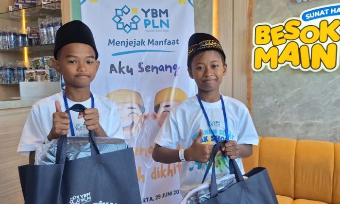 Senyum anak di hari khitan, wujud syukur insan PLN atas capaian perusahaan