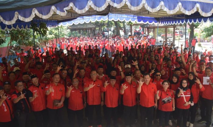 PDIP Kota Jogja lantik pengurus Ranting dan gelar aksi sosial