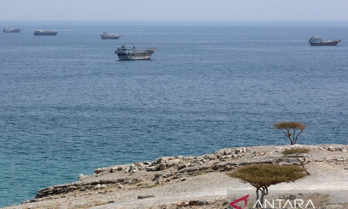 Iran peringatkan militer asing tak intervensi Selat Hormuz
