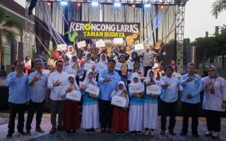 Pemkab Kulon Progo menyerahkan penghargaan Kompetisi Sastra 2026