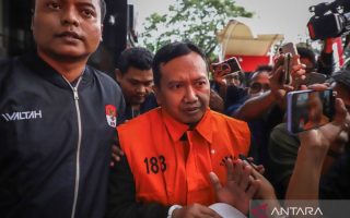 KPK tahan anggota DPRD Jatim yang menyuap anggota DPR RI Anwar Sadad