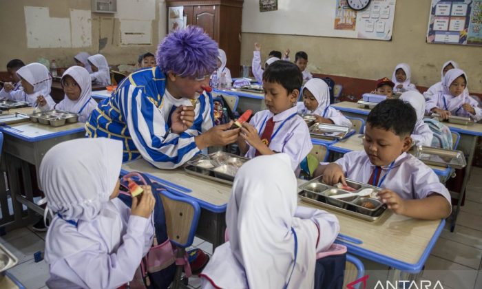 Kenali tanda-tanda kecemasan anak pada masa awal masuk sekolah