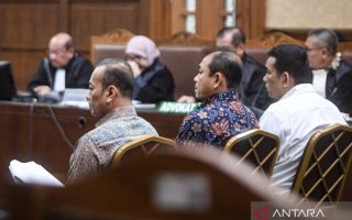 Tiga mantan pejabat Bea Cukai didakwa terima suap-gratifikasi Rp78 M