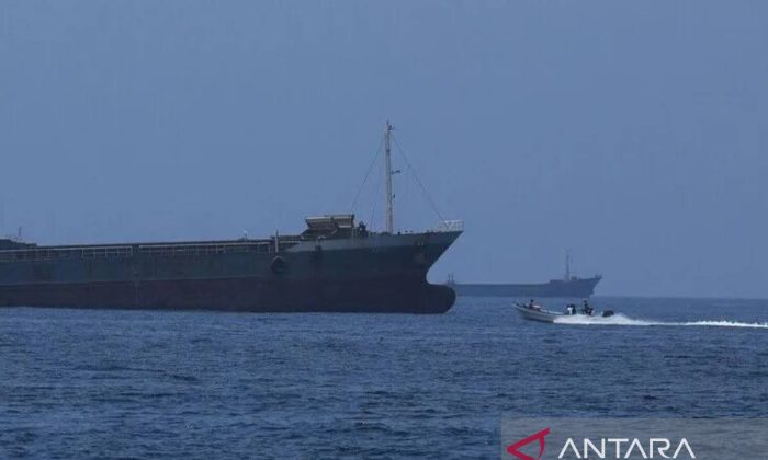 Selat Hormuz tegang, militer Iran desak AS patuhi perjanjian damai