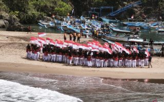 Pemkab Gunungkidul sukses gelar upacara di Pantai Baron
