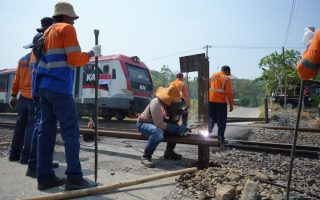 Daop 6 Yogyakarta menutup perlintasan tidak terjaga Petak Sentolo--Rewulu