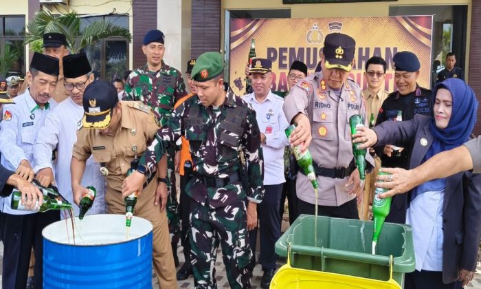Polres Kulon Progo perketat razia miras dan musnahkan ribuan botol