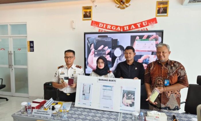 Imigrasi DIY mengamankan WNA China diduga curi kartu kredit di Bandara YIA