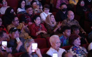 Megawati hadiri peluncuran buku otobiografi Erros Djarot