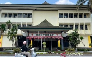 KPK sita dokumen usai geledah delapan rumah dan Rektorat Unsoed