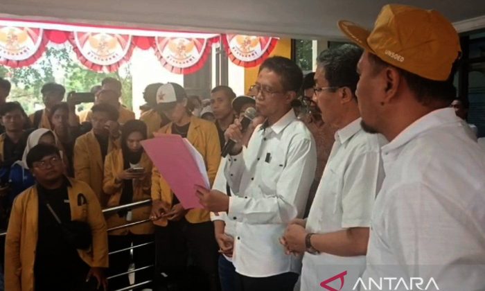KPK ambil sekitar 60 barang bukti di Rektorat Unsoed