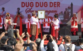 Sekitar 25 ribu orang menari Dug Dug Der Semarangan bareng