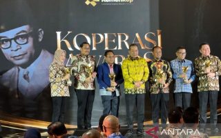 Kemenkop berikan penghargaan bagi penggerak koperasi Indonesia