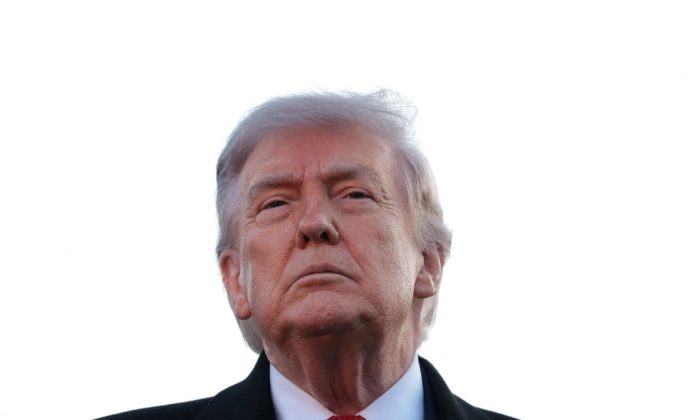 Donald Trump Minta Warga AS Terima saja Harga BBM Melonjak